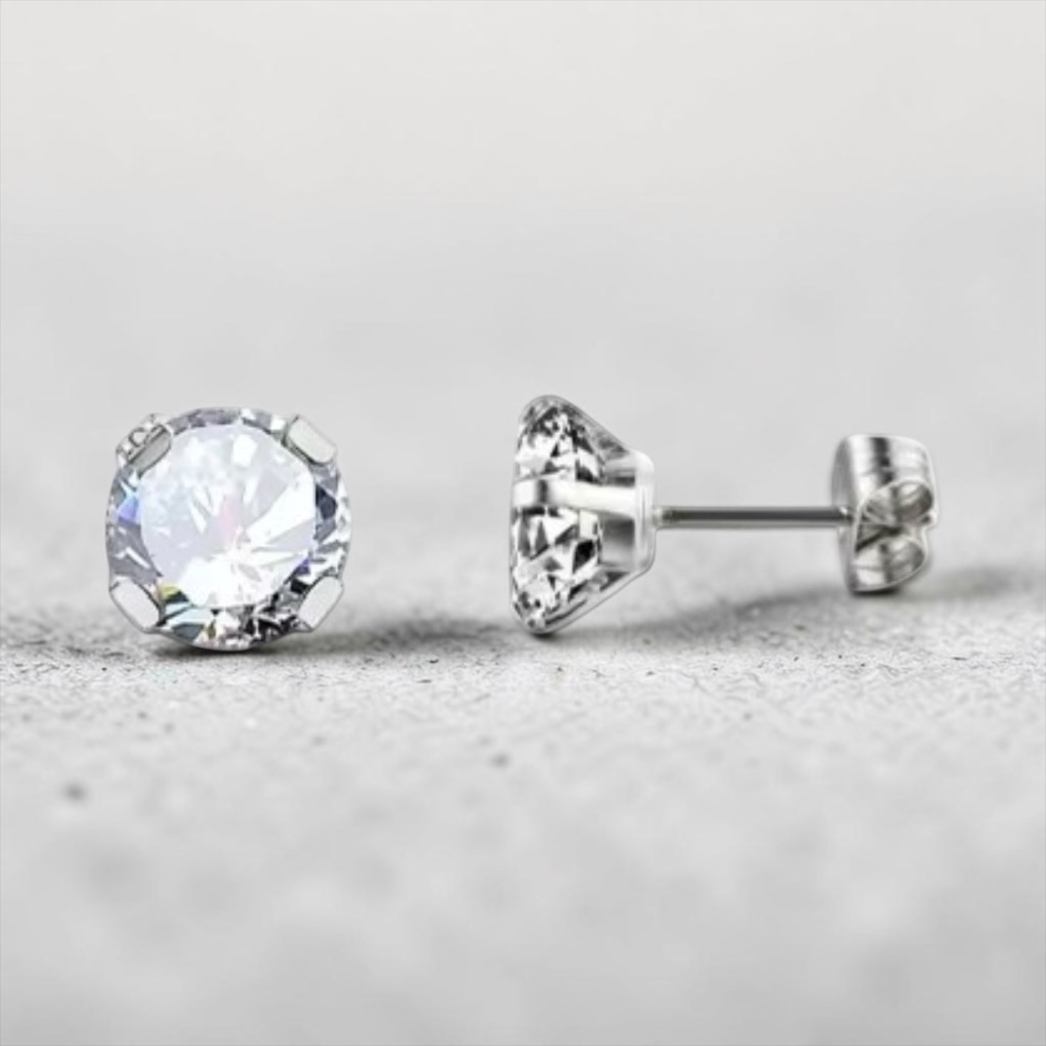 Round Cubic Zirconia Earring